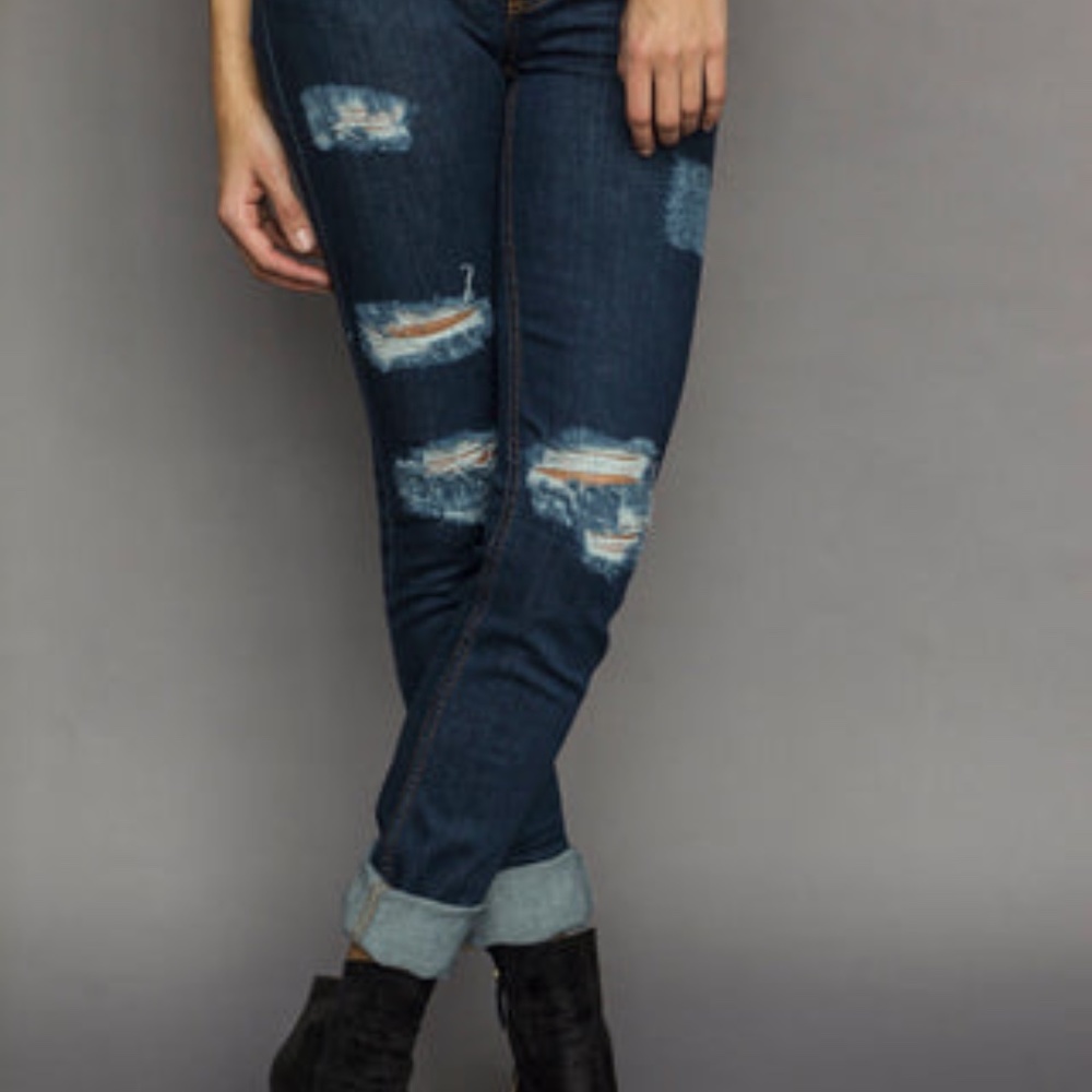 Kimes Ranch distressed Bonnie’s